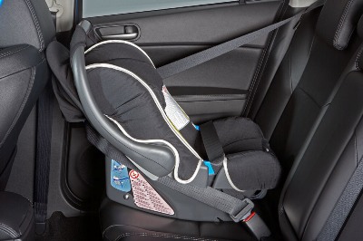 mazda 3 2007 isofix